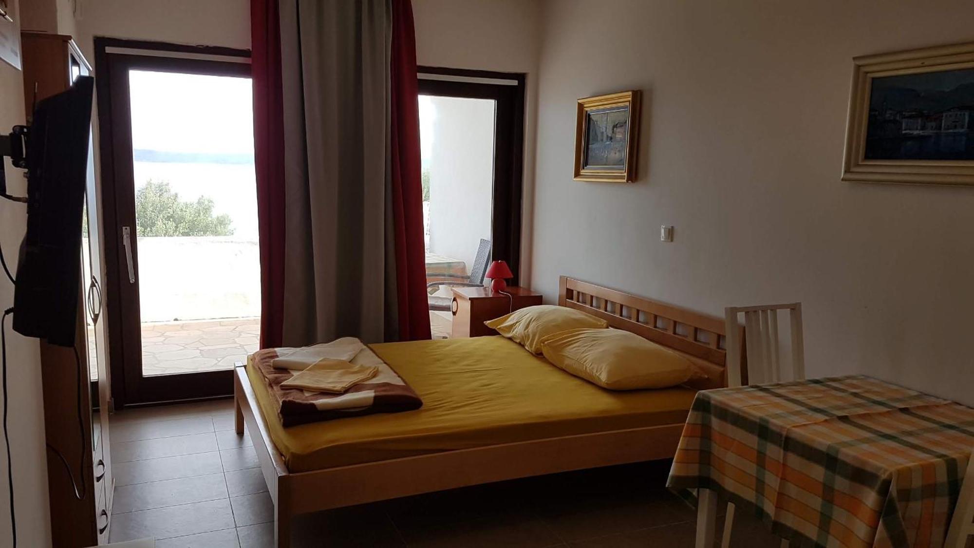 Apartments Zmaj ザヴァラ 部屋 写真