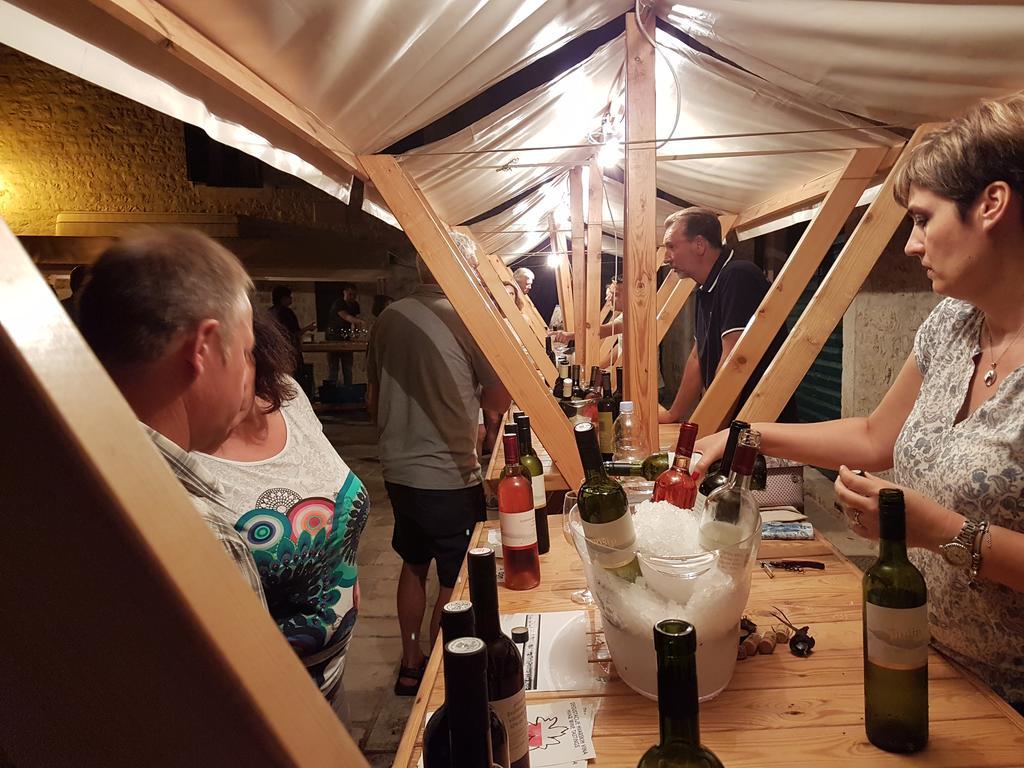 Apartments Zmaj ザヴァラ エクステリア 写真
